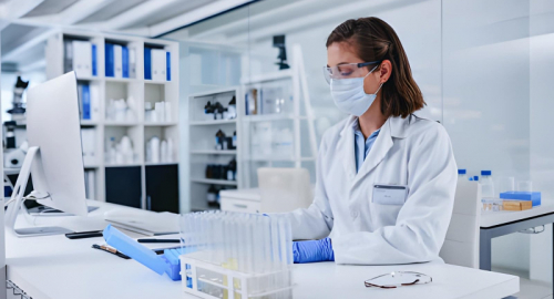 Farmaci, l'AIFA accelera: tempi di valutazione scesi a quattro mesi